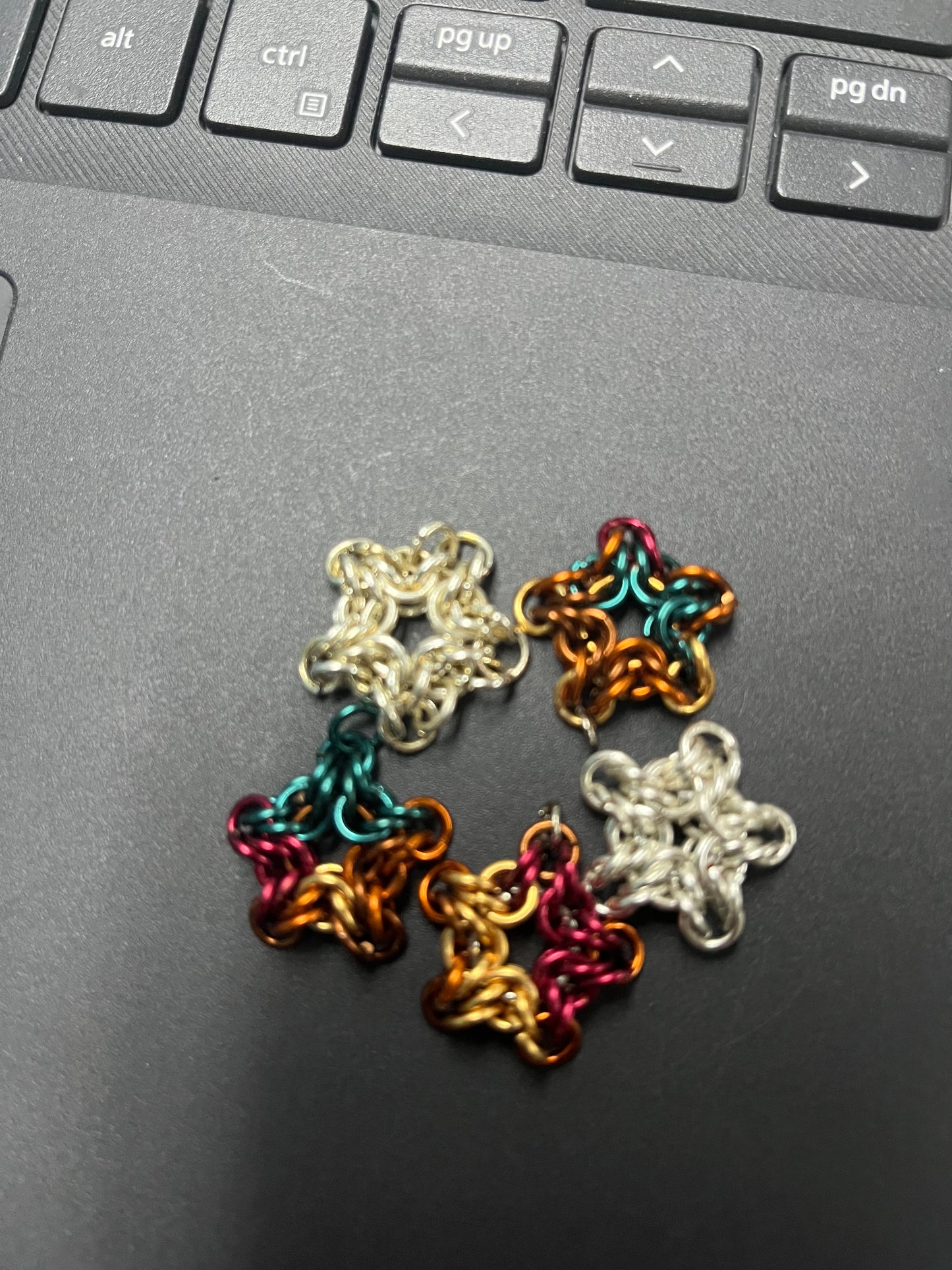 Chainmaille stars